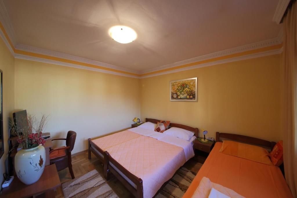 Гостевой дом Guest House Pansion 10 Цетине